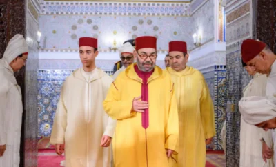 El rey Mohammed VI presidió una ceremonia religiosa en el Palacio Real de Rabat para conmemorar la bendita Noche del Destino (Laylat al-Qadr).