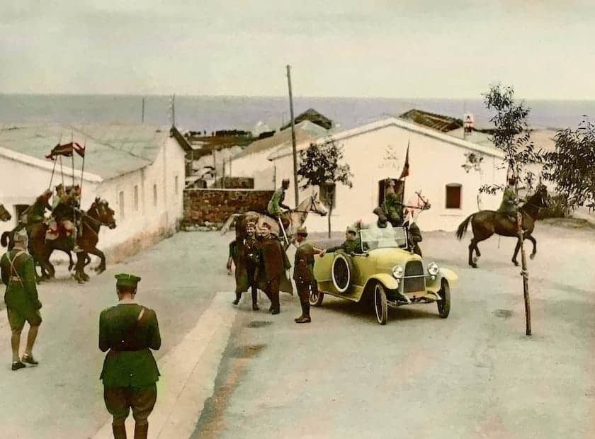La visita de Milan Astrae al cuartel de Franco
