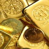 سوق الذهب المصري يبدأ الأسبوع بهدوء عيار 21 عند 6380 جنيهًا